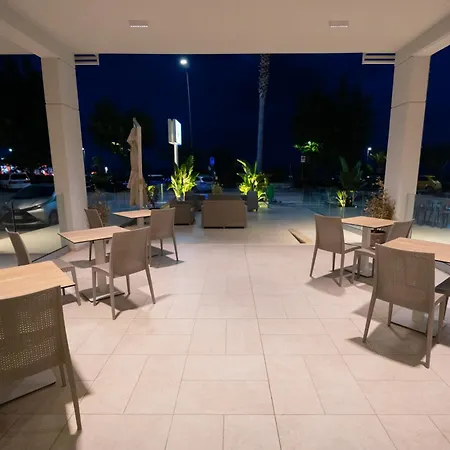 Petite Fleur Hotel