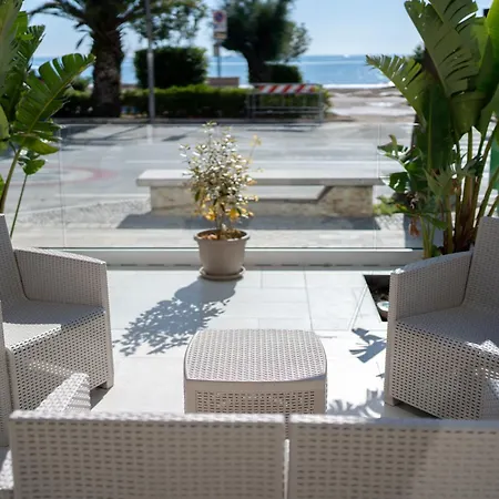 Petite Fleur Hotel 3*