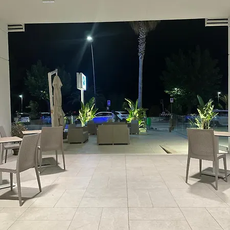 Petite Fleur Hotel