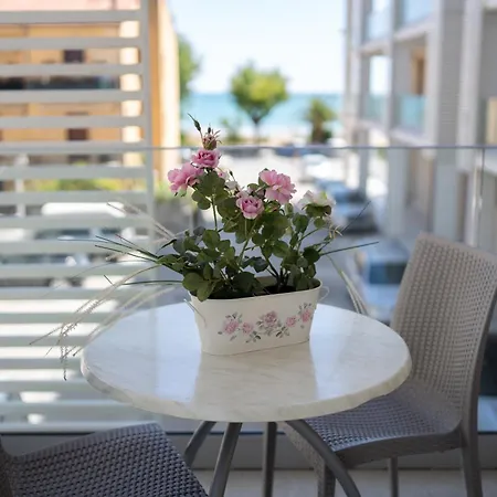 Hotel Petite Fleur Alba Adriatica