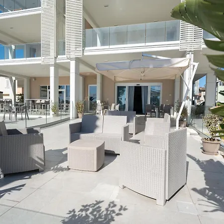 Hotel Petite Fleur Alba Adriatica