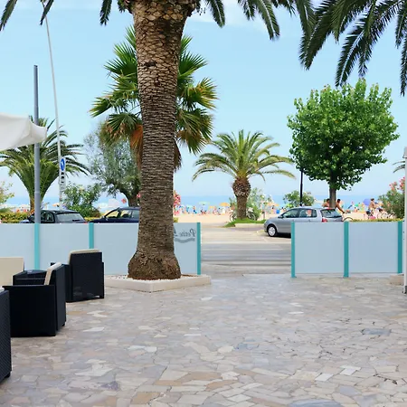 Petite Fleur Hotel 3*