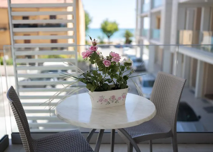 ホテル Petite Fleur アルバ・アドリアティカ