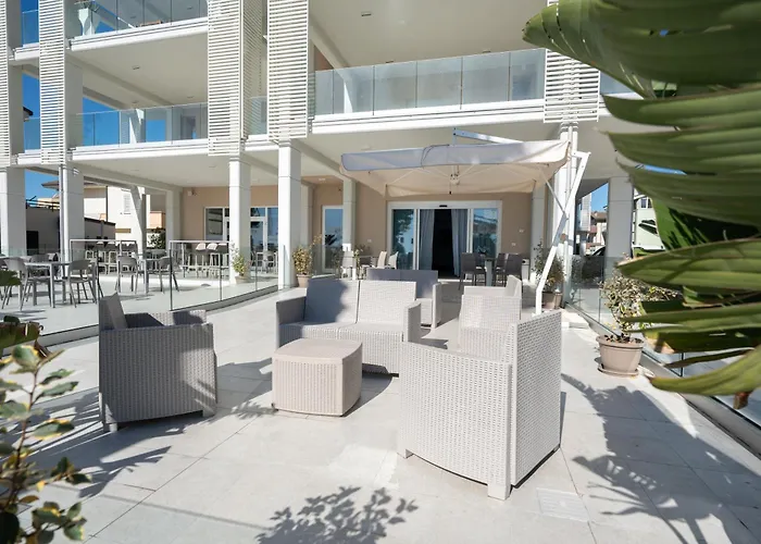 ホテル Petite Fleur アルバ・アドリアティカ