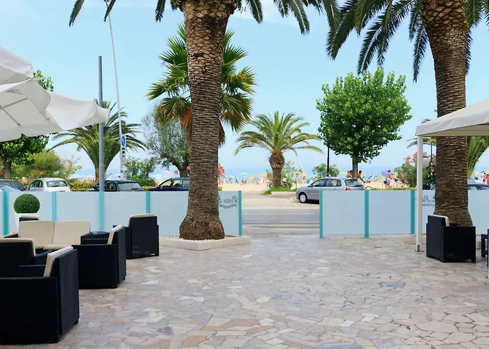 Petite Fleur Hotel 3*